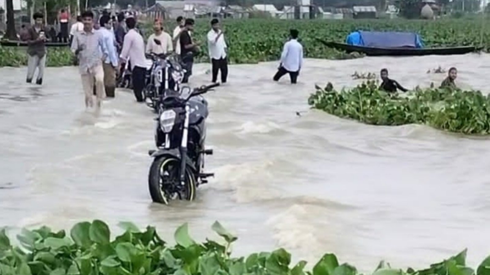 বর্ষা এলেই ডুবে যায় লাখাই-বামৈ সড়ক, দুর্ভোগে ১৫ গ্রামের মানুষ