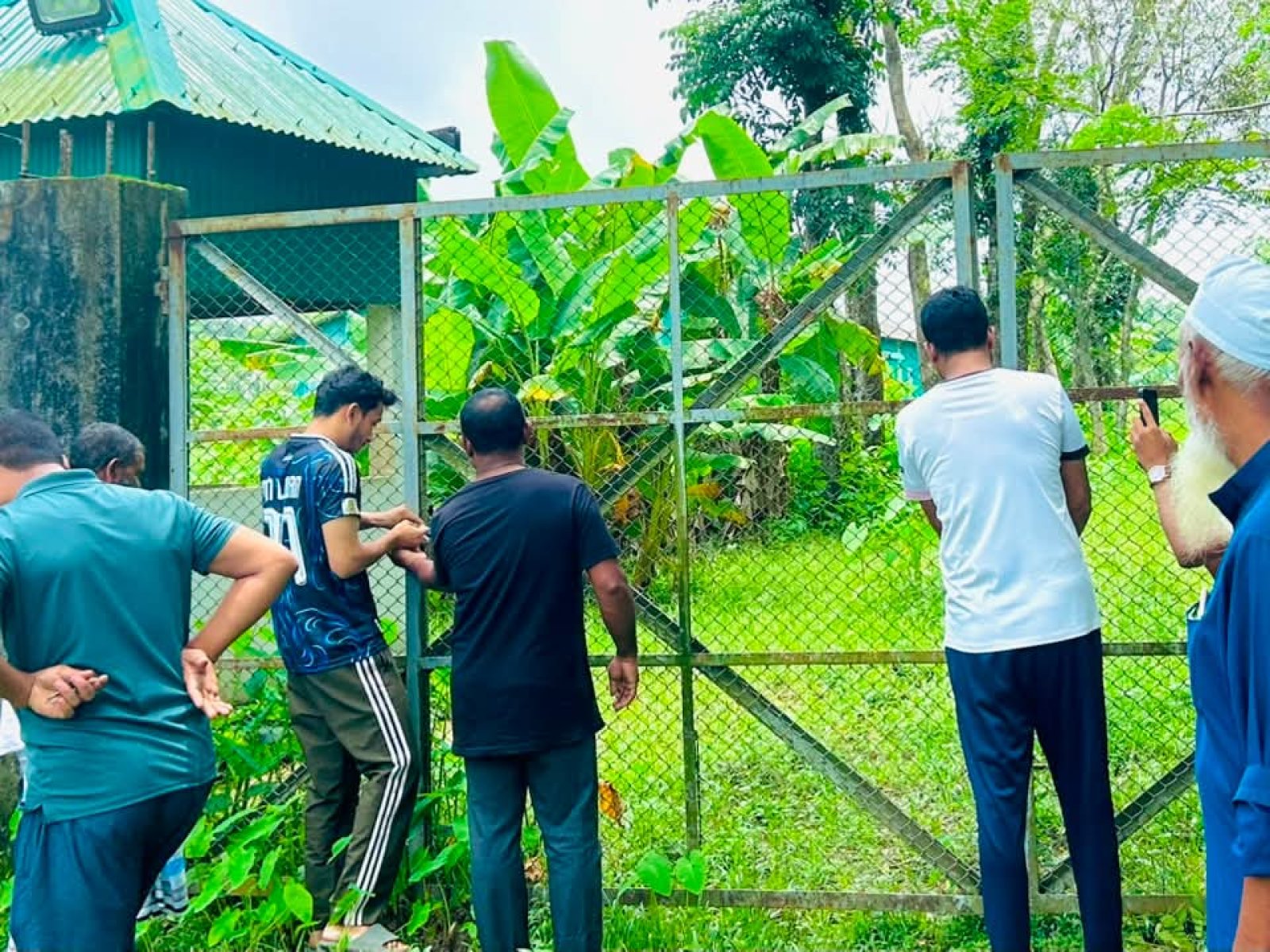 জকিগঞ্জ গ্যাস ফিল্ডে ভূমির মূল্য না পেয়ে ৯ বছর পর তালা, ক্ষোভে ফুঁসছেন মালিকরা