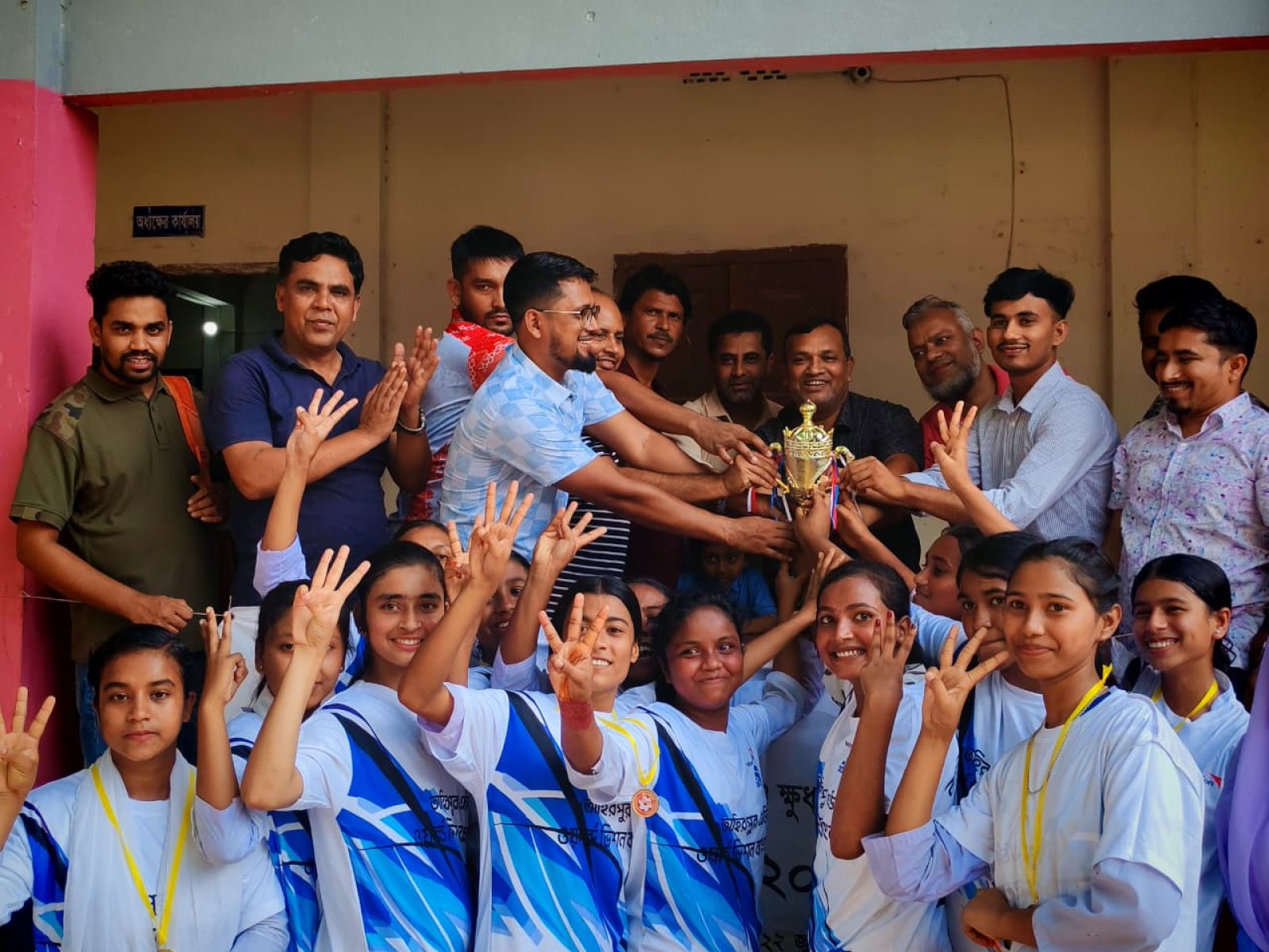 তাহিরপুরে প্রীতি ফুটবল ম্যাচে শিশু অধিকার ও সচেতনতার বার্তা, বাল্যবিবাহ-শিশুশ্রম প্রতিরোধে ব্যতিক্রমী উদ্যোগ