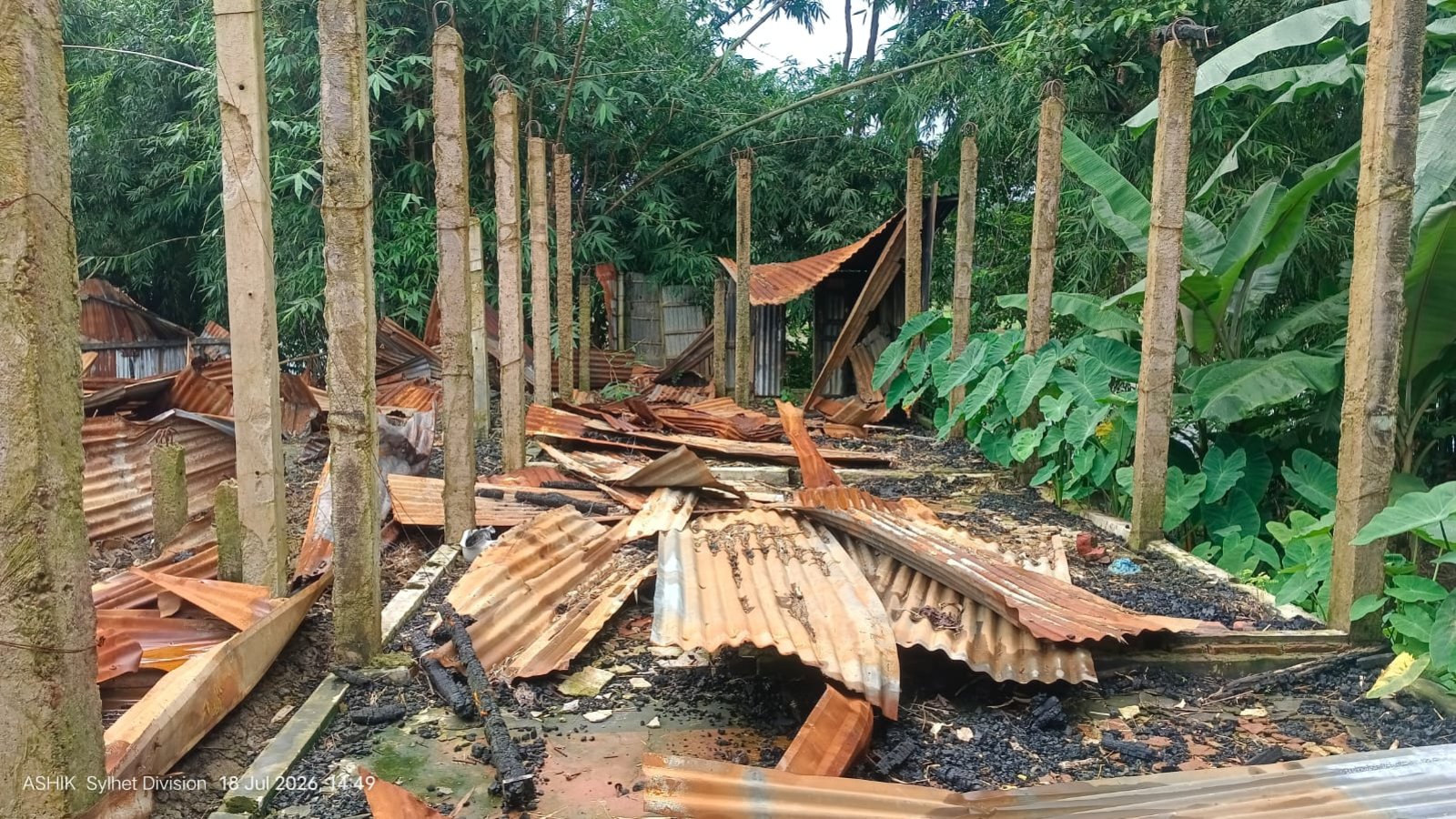 দোয়ারাবাজারে হত্যা-পরবর্তী লুটপাট ও অগ্নিসংযোগের অভিযোগ: চার মাস ধরে ভিটেমাটি ছাড়া ৬ পরিবার