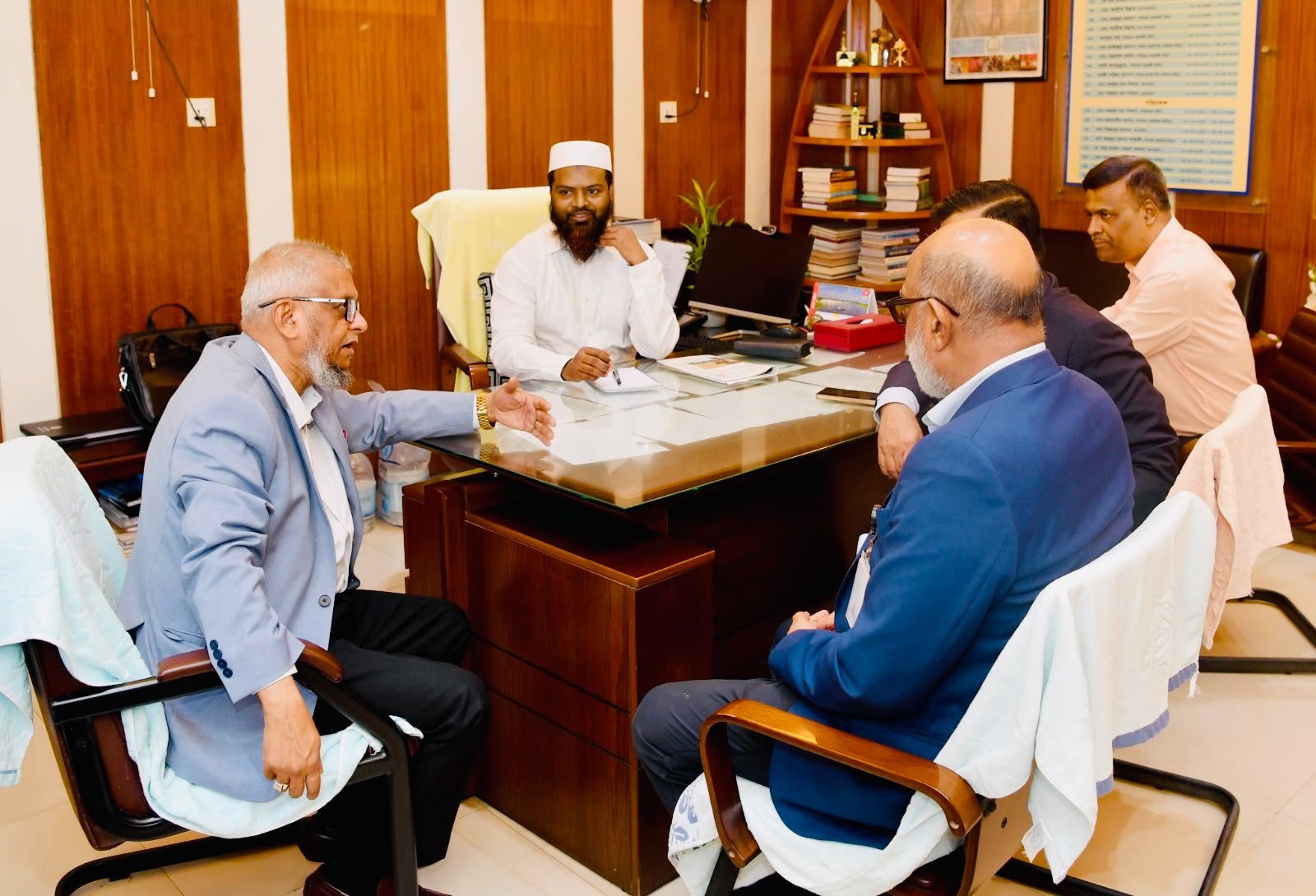 হজ্জ ক্যাম্পে প্রবাসীদের জন্য ১০০ শয্যার আবাসন ব্যবস্থা চালু হচ্ছে: প্রবাসী কল্যাণ মন্ত্রী