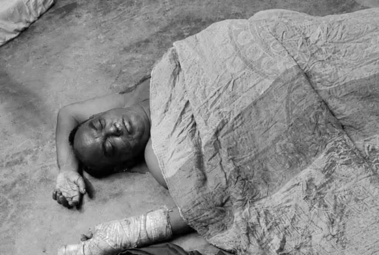 সিলেটে দরজা ভেঙে নিজ বাসা থেকে পুলিশ সদস্যের লাশ উদ্ধার