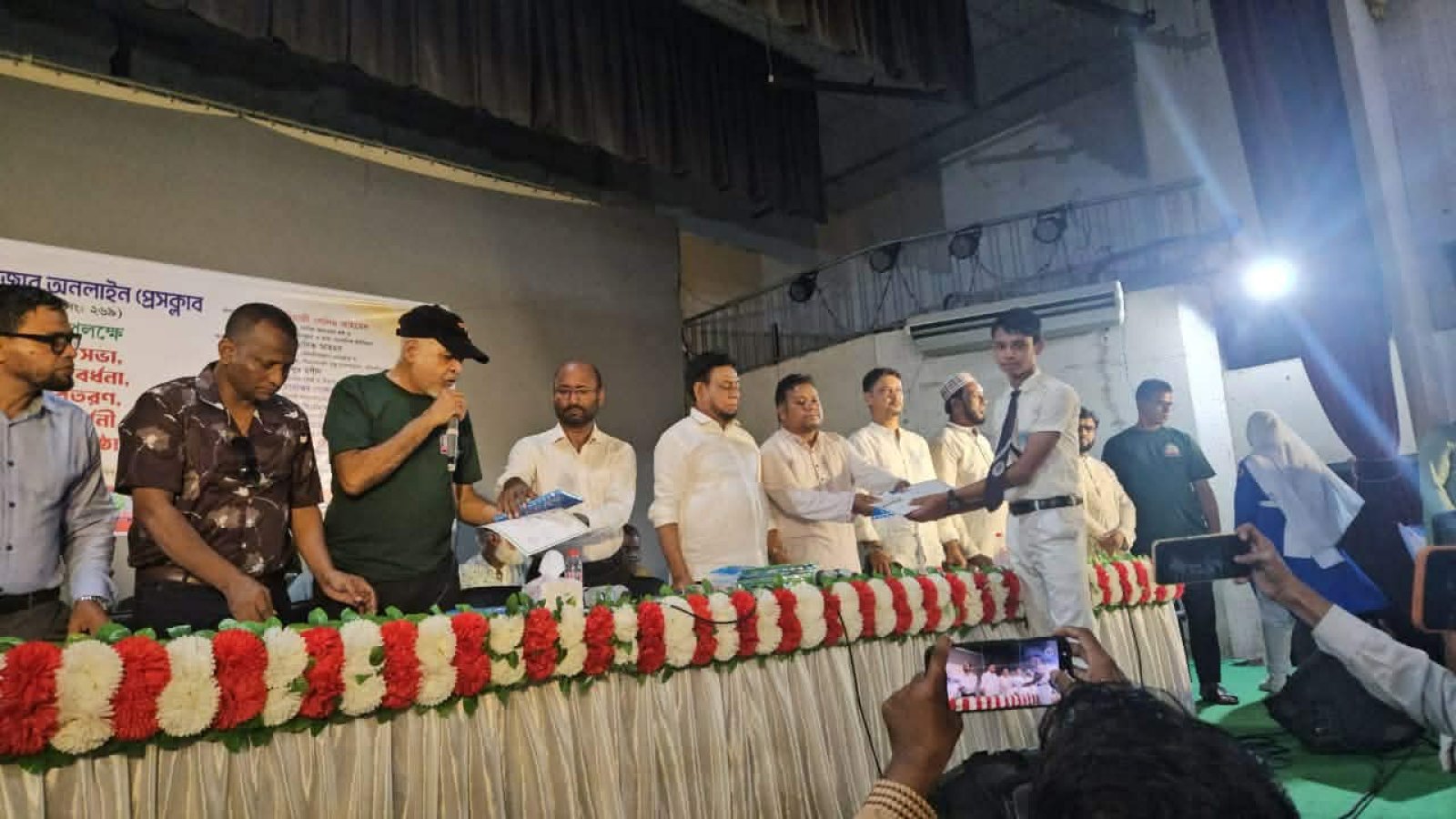 যুগপূর্তিতে মৌলভীবাজার অনলাইন প্রেসক্লাবের বর্ণাঢ্য আয়োজন