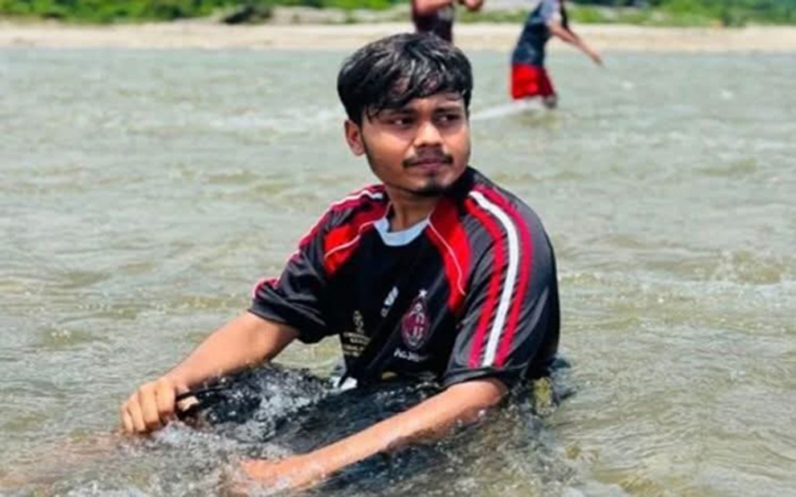 সাদাপাথর ঘুরতে এসে পর্যটকের মৃত্যু