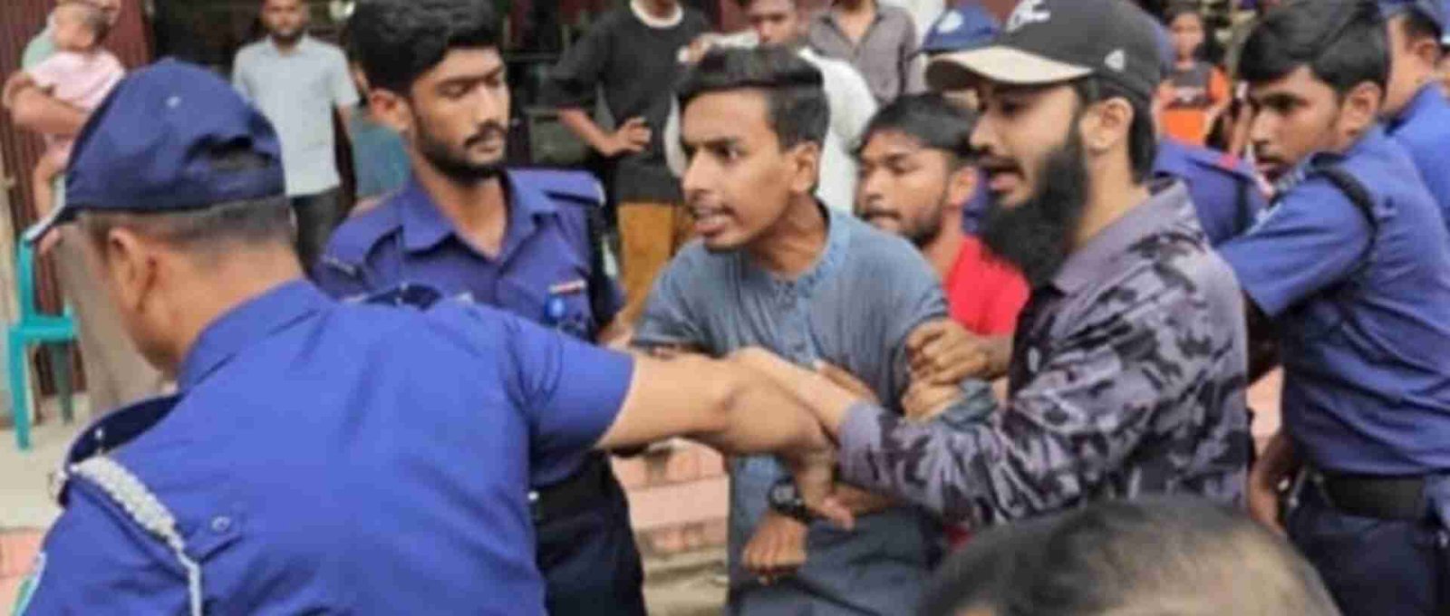 হবিগঞ্জে বৈষম্যবিরোধী ছাত্র আন্দোলনের নেতা মাহদীসহ তিনজন আটক