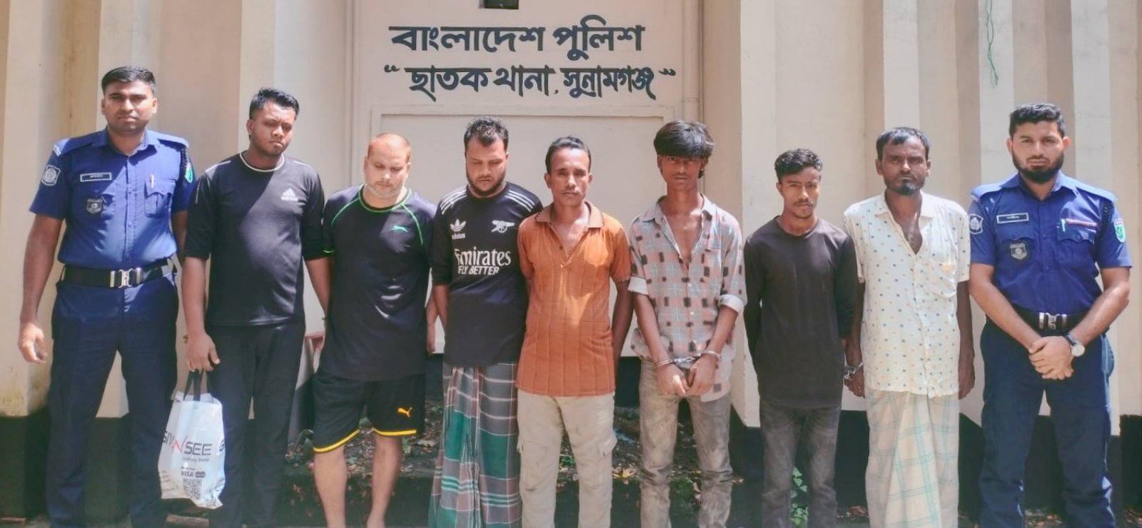 ছাতকে ভারতীয় ফুচকাসহ ৬ আসামি গ্রেপ্তার