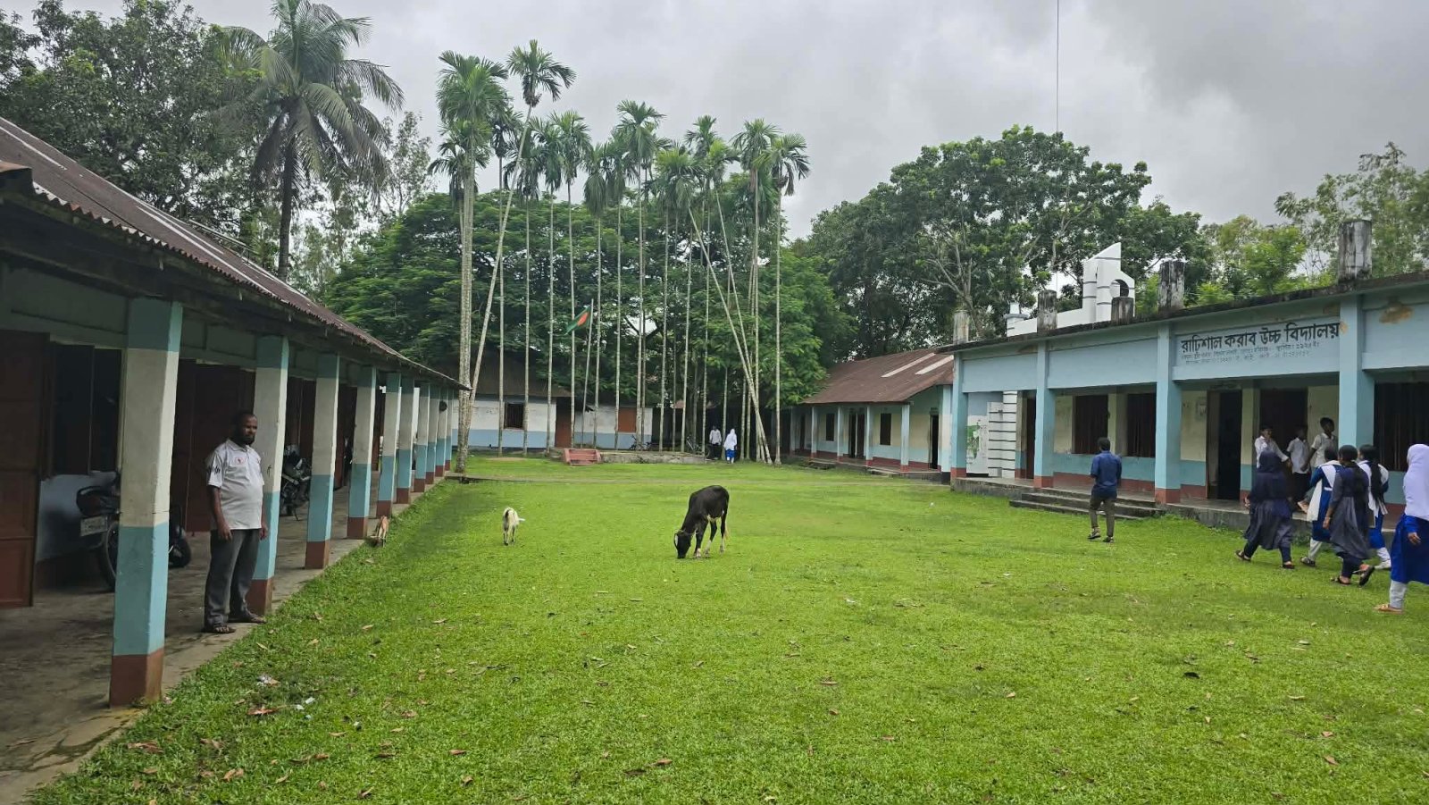 লাখাইয়ের শতবর্ষী রাঢিশাল করাব উচ্চ বিদ্যালয়কে সরকারিকরণের দাবি
