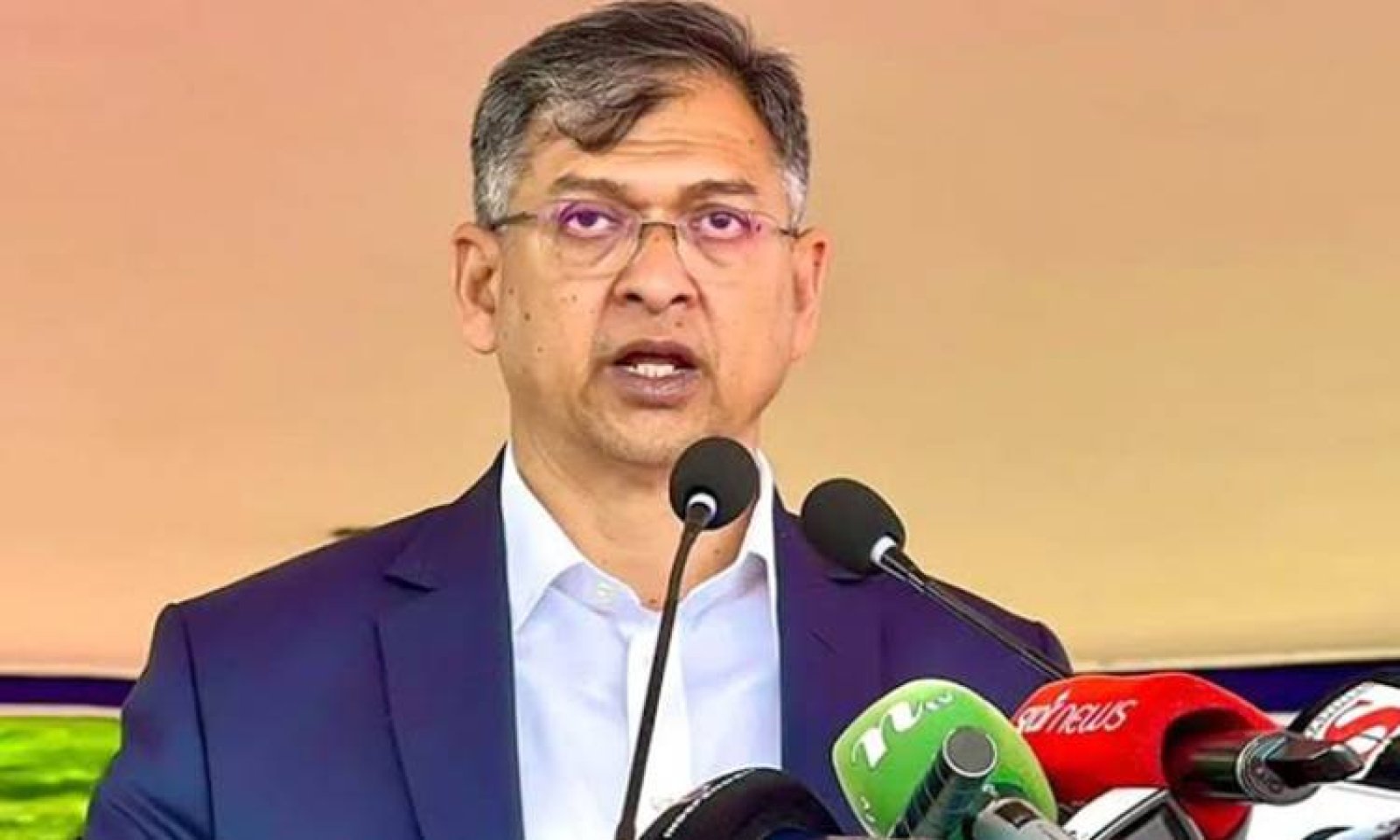 রোহিঙ্গা ক্যাম্পে নারীর প্রতি সহিংসতা বাড়ছে: স্বরাষ্ট্রমন্ত্রী