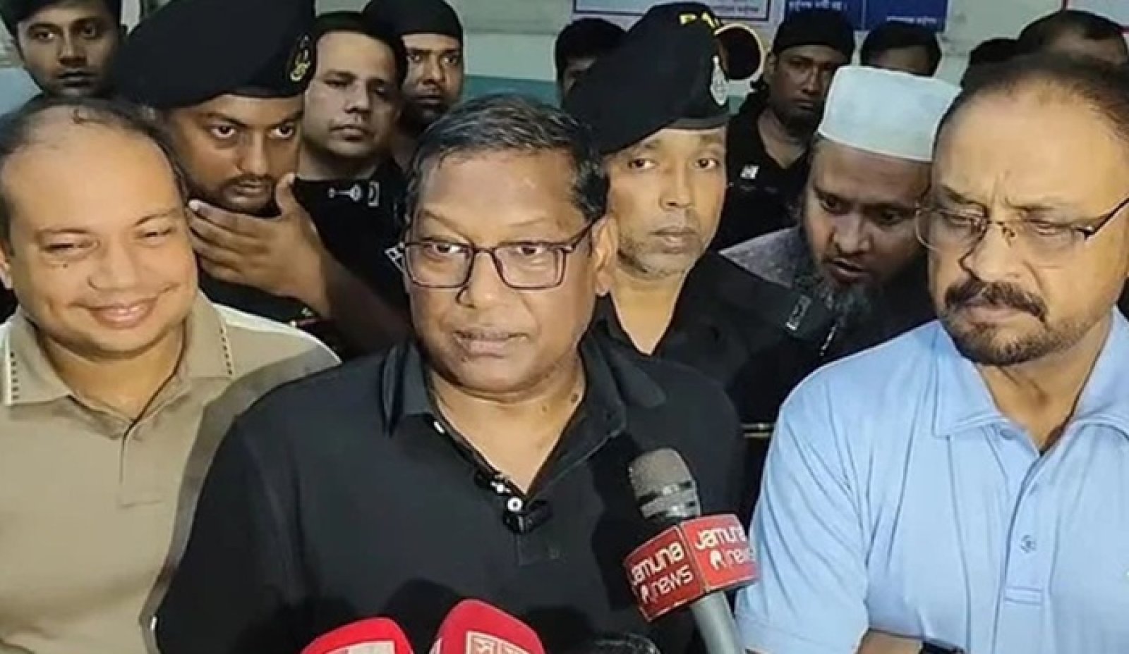 ময়মনসিংহ মেডিকেলে আগুন: পদদলনে ৬ জনের মৃত্যুর তথ্য নাকচ প্রশাসনের