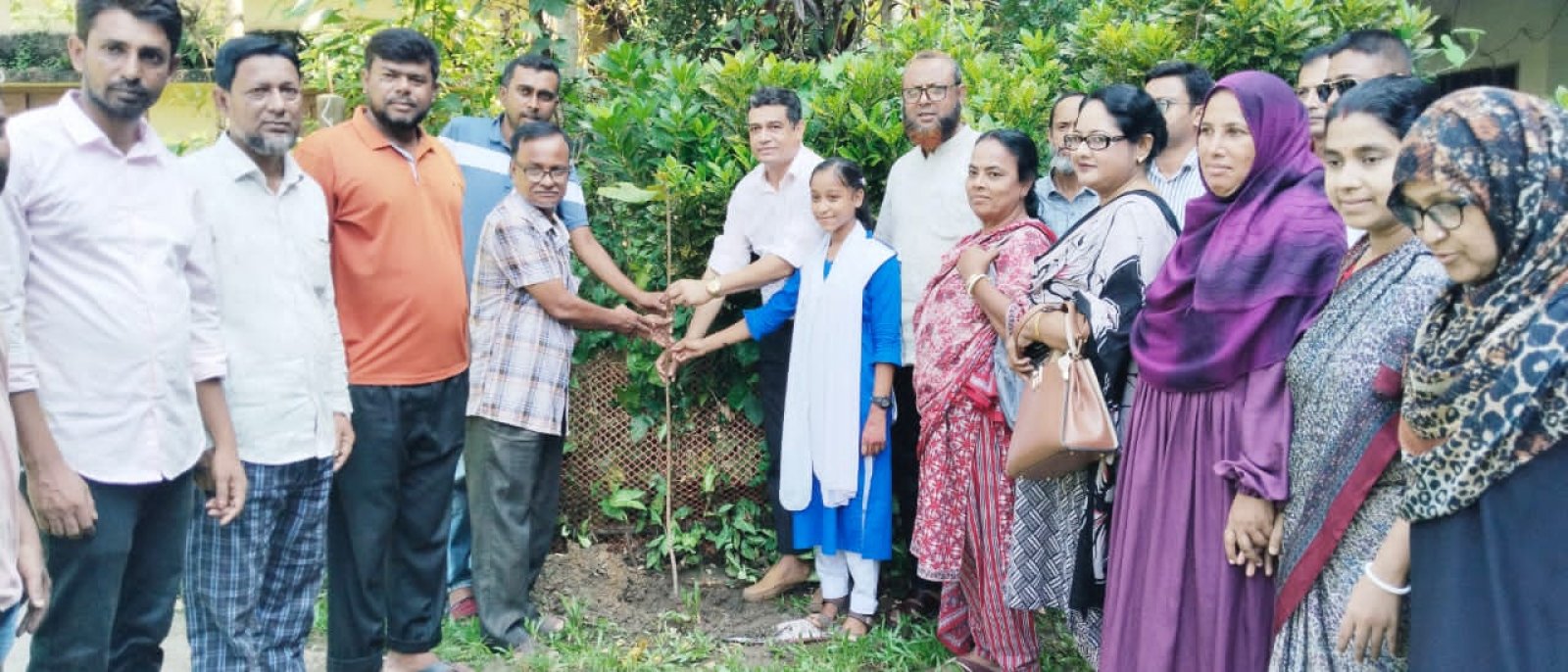 ধর্মপাশা বালিকা উচ্চ বিদ্যালয়ের শিক্ষার মানোন্নয়নে এডহক কমিটির সভা ও বৃক্ষরোপণ