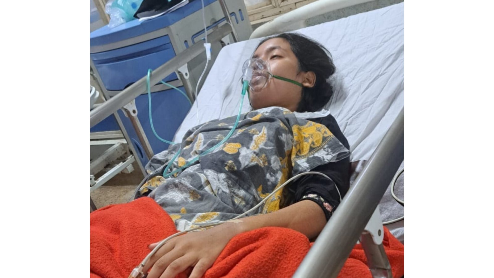 ক্যান্সারে আক্রান্ত ১৮ বছরের সাদিয়া, বাঁচতে প্রয়োজন ৩৫ লাখ টাকা