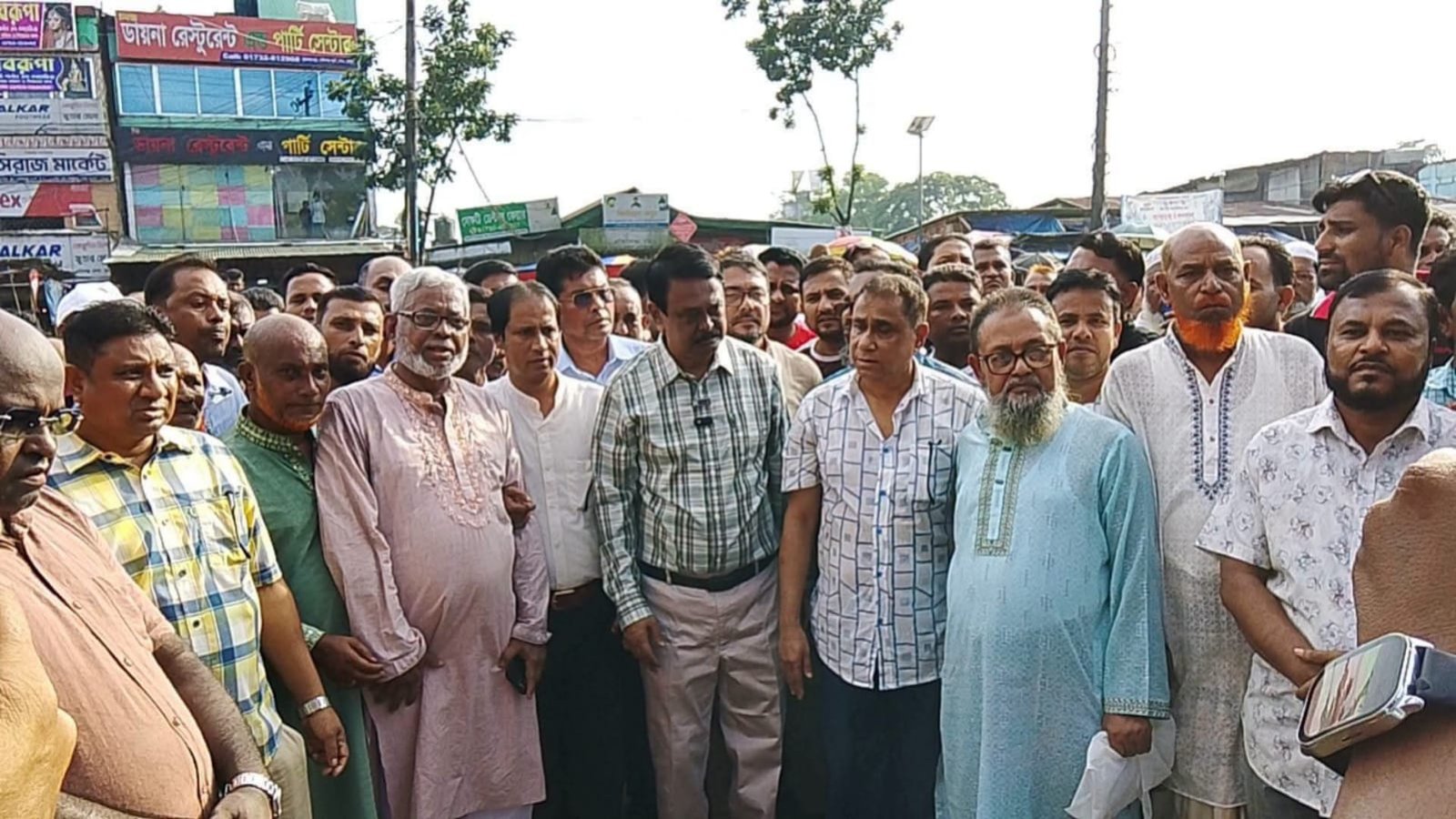 ১৭৪ কোটি টাকা ব্যয়ে দুই লেন সড়ক নির্মাণকাজের উদ্বোধন করলেন এমপি মিলন