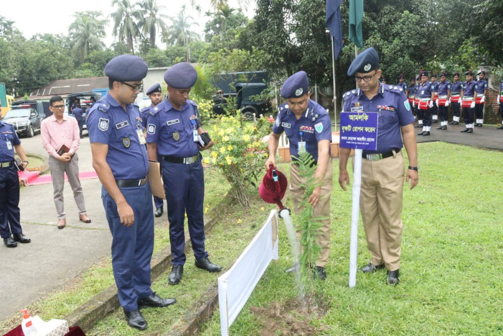 সুনামগঞ্জে সিলেট রেঞ্জের ডিআইজির বার্ষিক পরিদর্শন