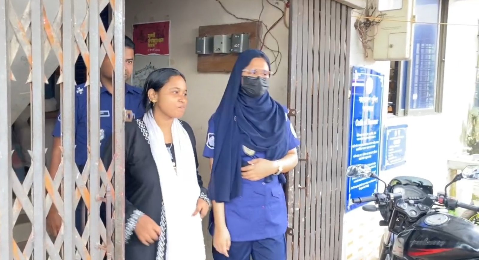 ইতালি পাঠানোর নামে মানবপাচার: জগন্নাথপুরে নারীসহ দুই ভাই-বোন গ্রেপ্তার