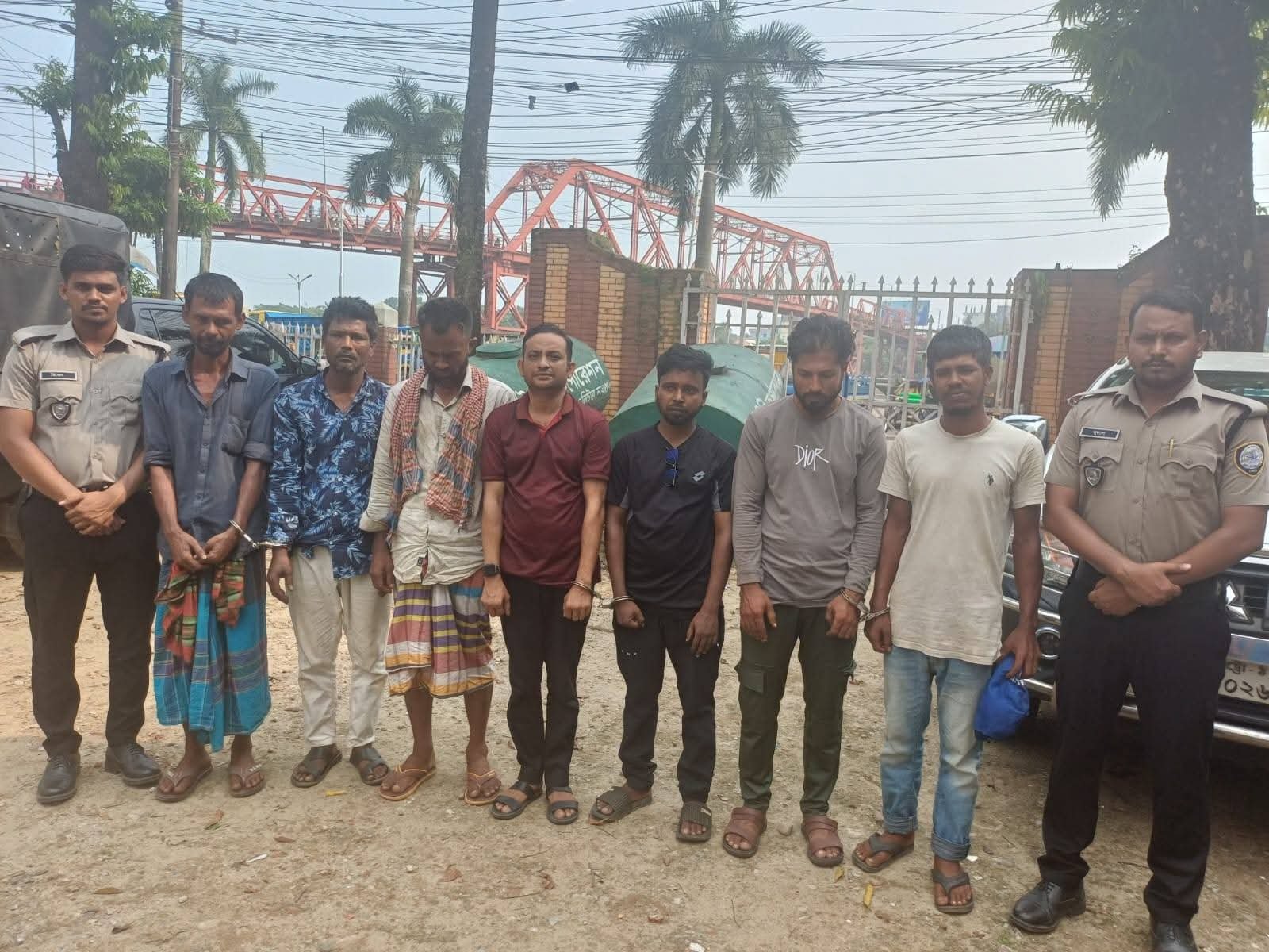 ক্বিন ব্রিজে জেলা প্রশাসনের মাদকবিরোধী অভিযান, ৭ জনের কারাদণ্ড