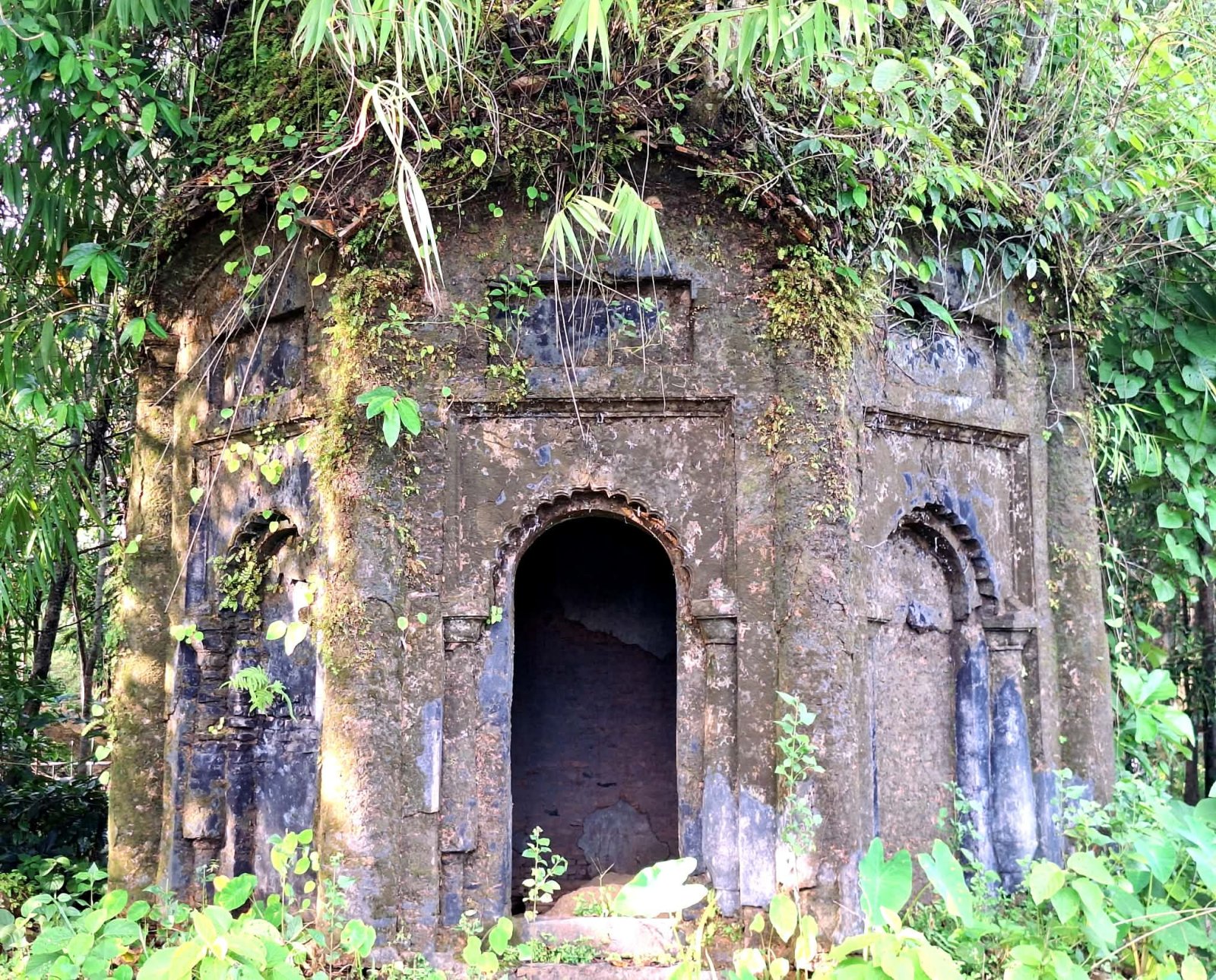জৈন্তিয়ার ইতিহাসে অনুল্লেখিত সতনাথ সন্ন্যাসীর মন্দির, রয়ে গেছে রহস্যময় কাহিনি