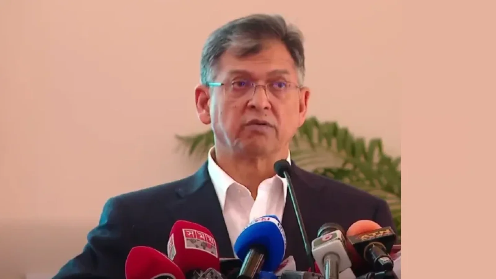 সংবিধান সংশোধনে বিরোধী দলকে ফের আহ্বান, অংশ না নিলেও বিতর্কের সুযোগ থাকবে: স্বরাষ্ট্রমন্ত্রী
