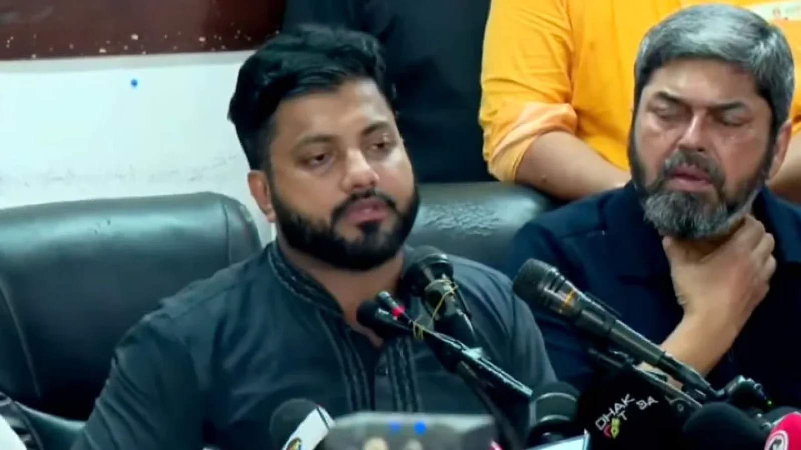 পুলিশ ইকুইপ্ট নয়, নিরাপত্তার স্বার্থে অস্ত্র হাতে রেখেছিলাম’: ইশরাক