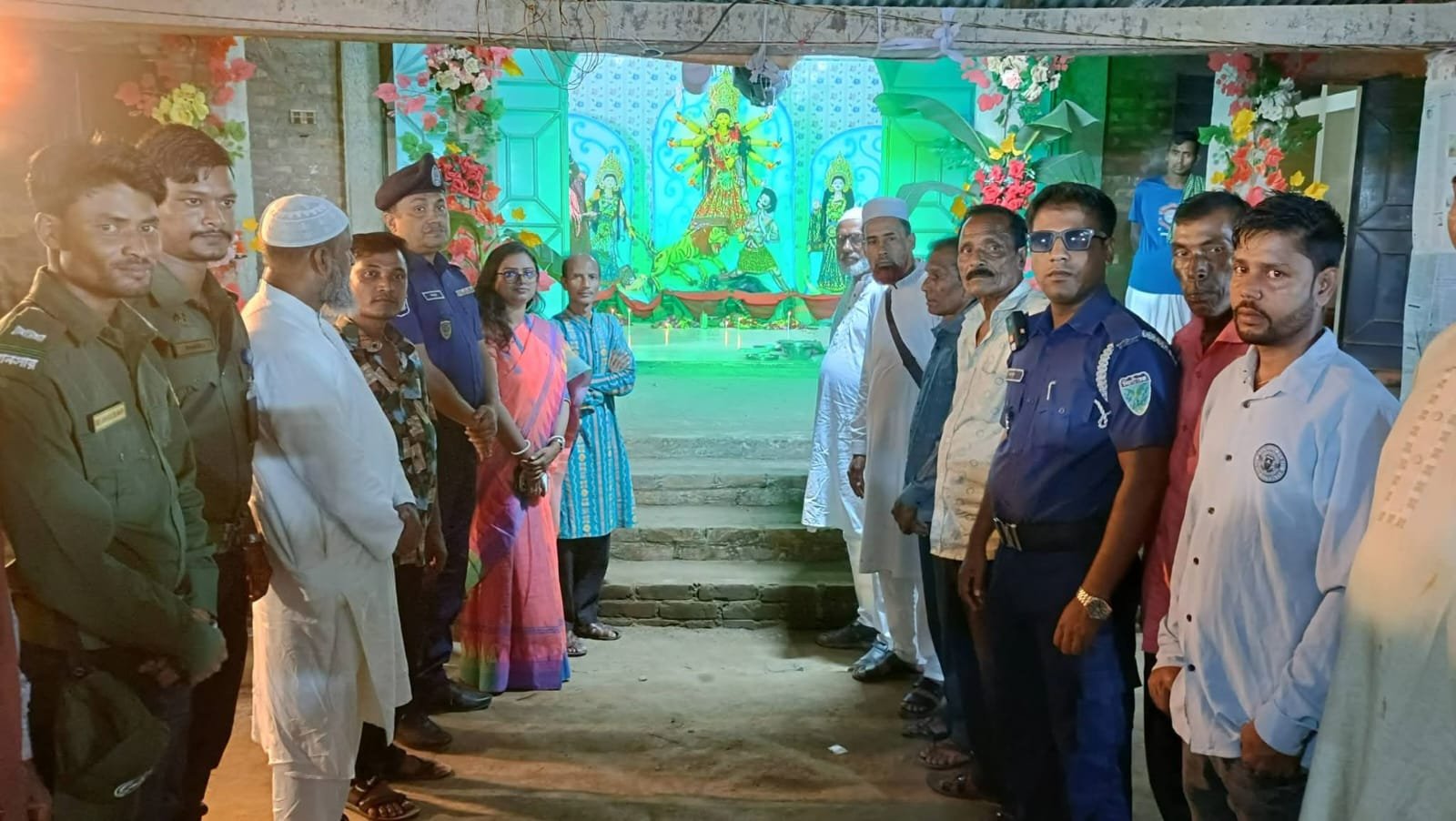 জৈন্তাপুরে ২১ পূজামণ্ডপে দুর্গোৎসব, নিরাপত্তা ও সম্প্রীতি নিশ্চিতে মাঠে ইউএনও সুনন্দা রায়