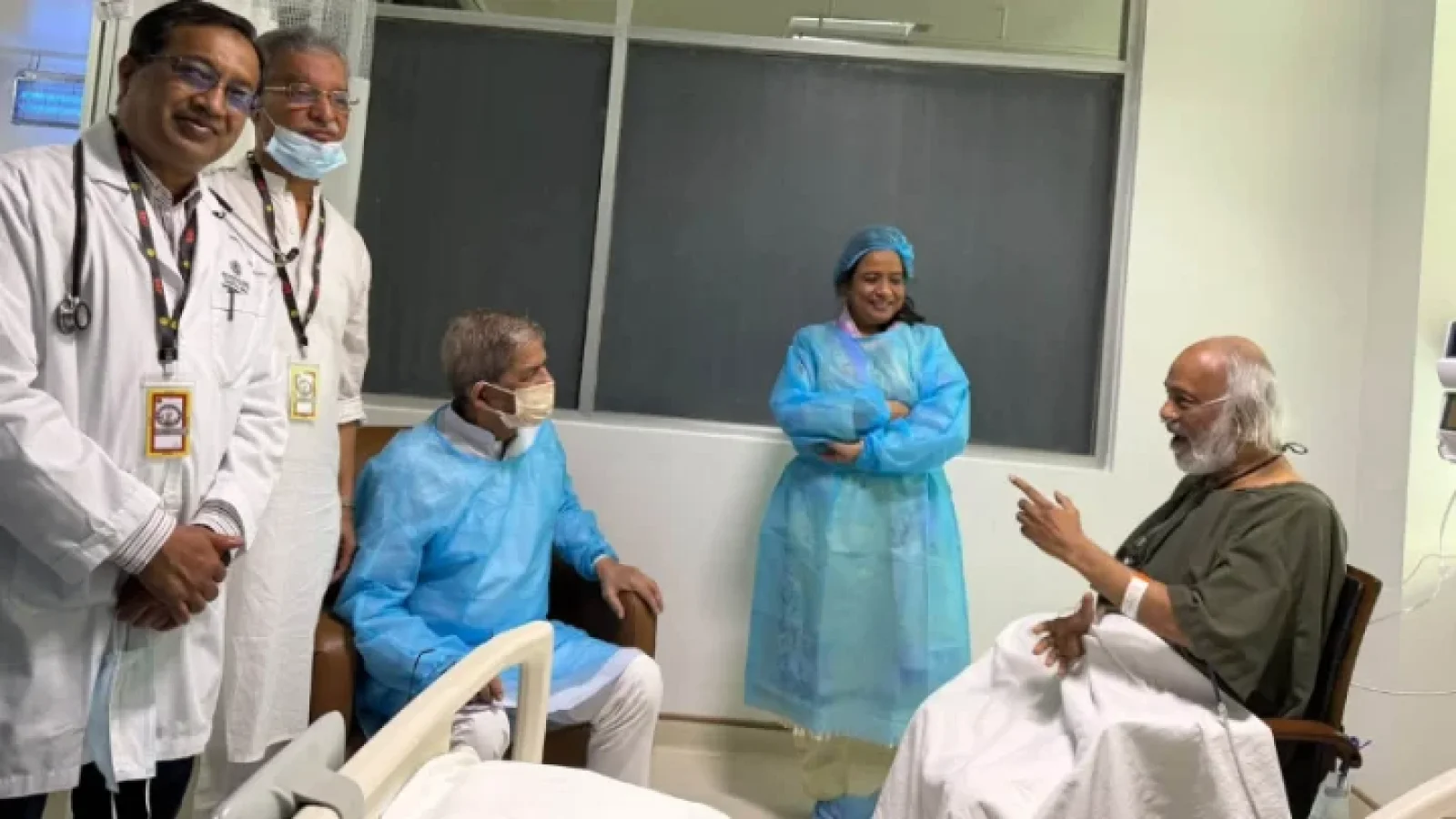 মঈন খানকে দেখতে হাসপাতালে গেলেন রাষ্ট্রপতি