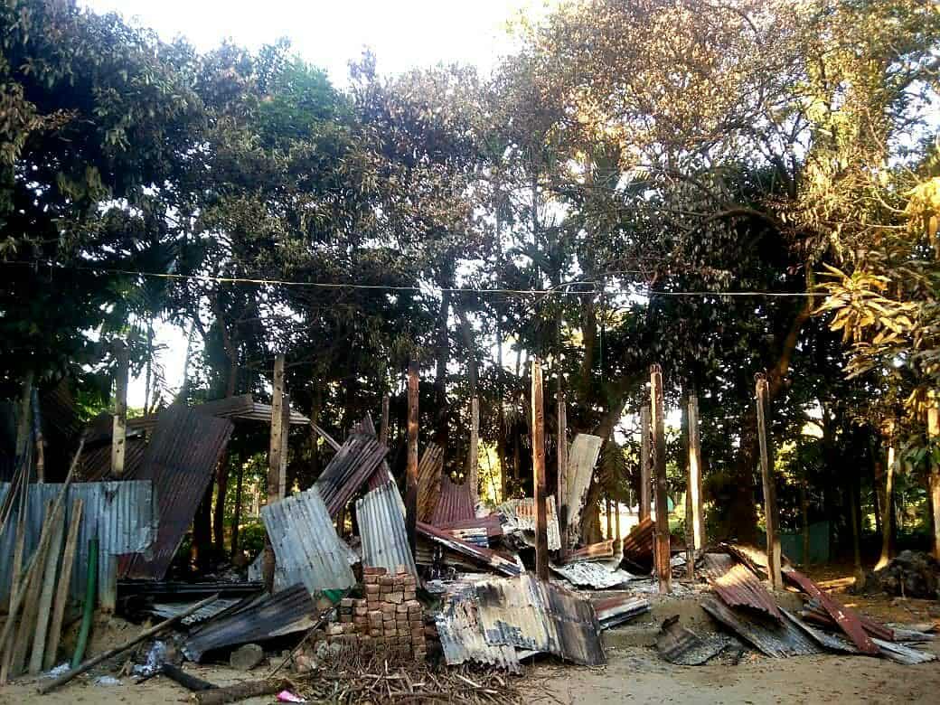 ছাতকে প্রতিপক্ষের দেয়া আগুনে পুড়ে ছাঁই হলো মুক্তিযোদ্ধার বসতঘর 