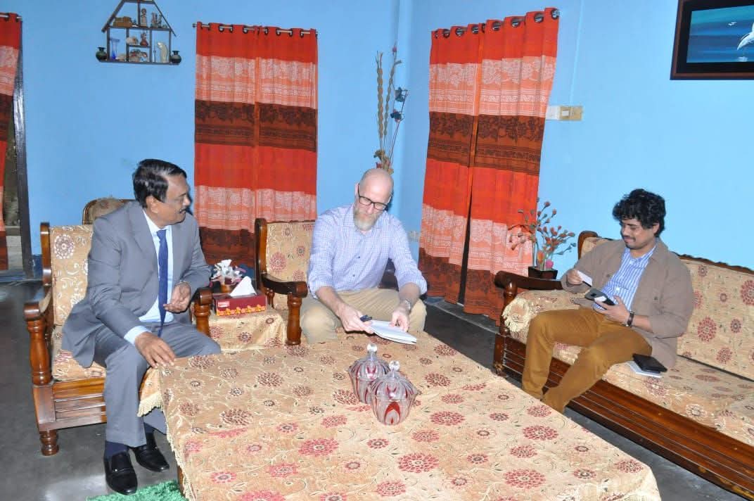 ছাতকে বিএনপি’র প্রার্থী কলিম উদ্দিন মিলনের সাথে মার্কিন দূতাবাসের জেমস এ স্টুয়ার্টের সৌজন্য সাক্ষাৎ