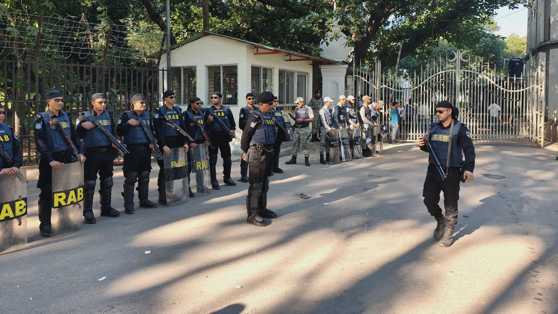হাসিনার রায় ঘিরে কড়া নিরাপত্তার চাদরে রাজধানী