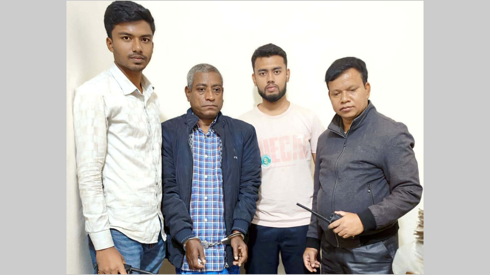 কানাইঘাটে মাদকদ্রব্য নিয়ন্ত্রণ অধিদপ্তরের অভিযানে বিপুল পরিমাণ ইয়াবা সহ মাদক ব্যবসায়ী গ্রেফতার