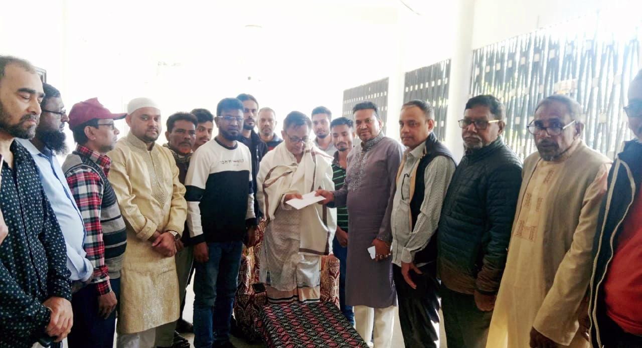খন্দকার মুক্তাদিরের কাছে তাঁতীদলের কমিটি বাতিলের দাবিতে স্মারকলিপি প্রদান