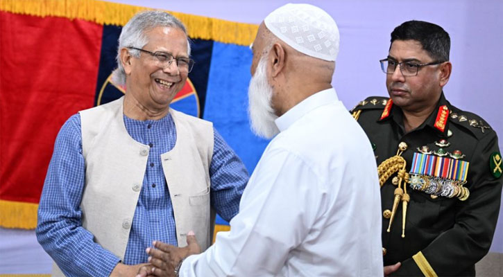 প্রধান উপদেষ্টার সঙ্গে জামায়াত আমিরের কুশল বিনিময়