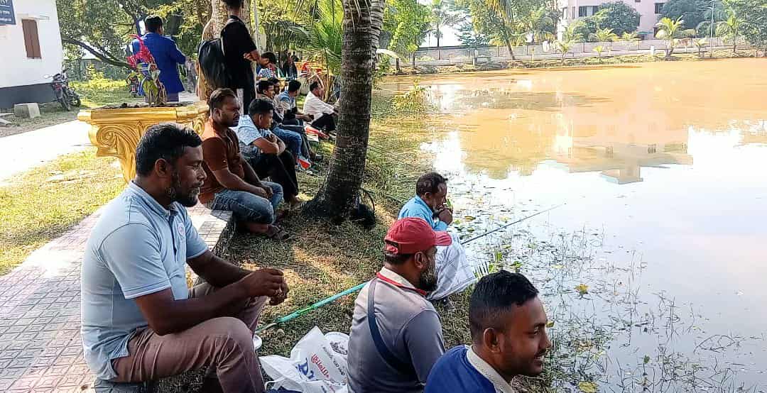 শান্তিগঞ্জে তারুণ্যের মাছ ধরার উৎসব: উচ্ছ্বাসে সম্পন্ন ‘ফিশিং কনটেস্ট’
