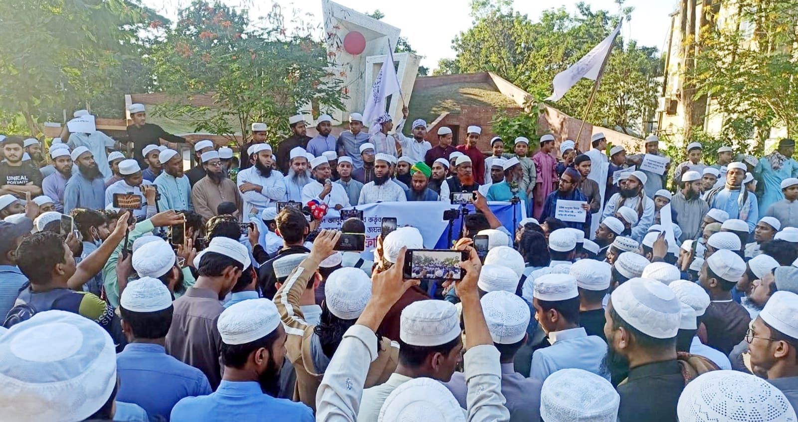 বাউল সরকারের ফাঁসির দাবিতে সিলেটে শাহজালাল রহ: তাওহিদি কাফেলার সমাবেশ