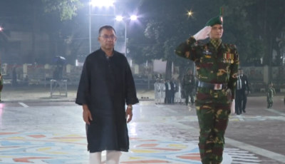 একুশের প্রথম প্রহরে ভাষা শহীদদের প্রতি প্রধানমন্ত্রীর শ্রদ্ধা