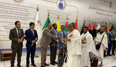 বাংলাদেশের প্রথম হজ ফ্লাইট সৌদি আরবে পৌঁছাল, জেদ্দায় উষ্ণ অভ্যর্থনা