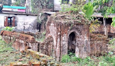 জৈন্তিয়া রাজ্যের রাজদরবারের পাশে রহস্যময় মোকাম—কারা শায়িত ছিলেন, আজও অজানা ইতিহাস