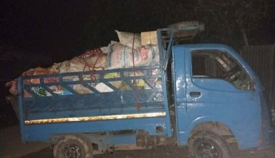 লাখাইয়ে গভীর রাতে সরকারি বইসহ পিকআপ আটক, স্থানীয়দের হাতে ধরা পড়ল যানটি