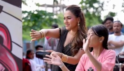 চোখ বন্ধ করলেই দেখতাম মানুষ নাচছে”—গান নিয়ে আবেগঘন নুসরাত ফারিয়া