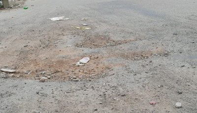 ২ কোটি ৮৭ লাখ টাকার সড়ক সংস্কার: কাজ শেষ হওয়ার আগেই উঠে যাচ্ছে কার্পেটিং, অনিয়মের অভিযোগ