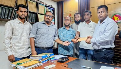 অসহায় নারীর পাশে ধর্মপাশা উপজেলা প্রবাসী কল্যাণ সমিতি, ৫০ হাজার টাকা সহায়তা