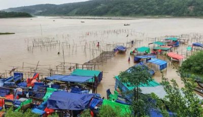 পাহাড়ি ঢলের তাণ্ডবে জাফলং: এক রাতে ভেসে গেল শতাধিক দোকান, নিঃস্ব ব্যবসায়ীরা