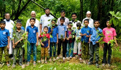 একটি শিশু, এক বৃক্ষ’ স্লোগানে শ্যামপুরে বৃক্ষরোপণ ও চারা বিতরণ কর্মসূচি