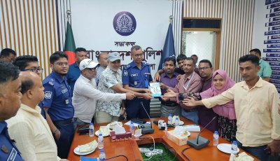 মাদকের বিরুদ্ধে কঠোর বার্তা নবাগত পুলিশ সুপারের, অনলাইন প্রেসক্লাবের সঙ্গে মতবিনিময়