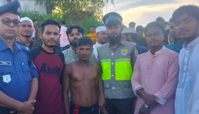 মাদকবিরোধী লিফলেট হাতে মাঠে নামতেই মাদকসহ আটক ১