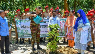 জেসিপিএসসিতে বিএনসিসি ক্যাডেটদের পরিচ্ছন্নতা অভিযান, নেতৃত্বে অধ্যক্ষ