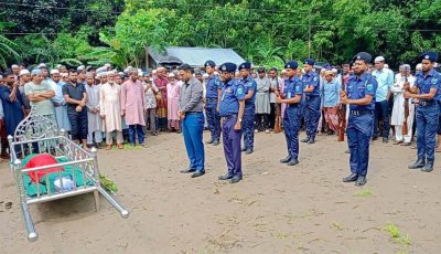 রাষ্ট্রীয় মর্যাদায় বীর মুক্তিযোদ্ধা আব্দুর রশিদের দাফন সম্পন্ন