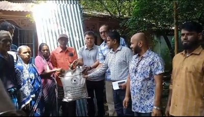 শান্তিগঞ্জে আগুনে ক্ষতিগ্রস্ত ৪ পরিবারকে উপজেলা প্রশাসনের সহায়তা