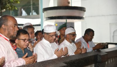 সিলেটে পৌঁছেই শাহজালাল (রহ.)-এর মাজারে রাষ্ট্রপতি মির্জা ফখরুল