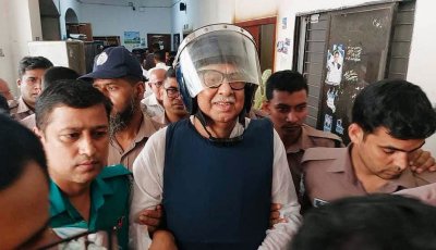 জামিনের পর নতুন মামলায় গ্রেপ্তার সুলতান মনসুর, আদালতে বললেন ‘তিন দিনে চার মামলা’