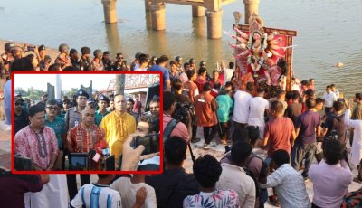 সিলেটে সুরমা নদীতে প্রতিমা নিরঞ্জন, উপস্থিত ছিলেন সিসিক প্রশাসক ও পুলিশ কমিশনার