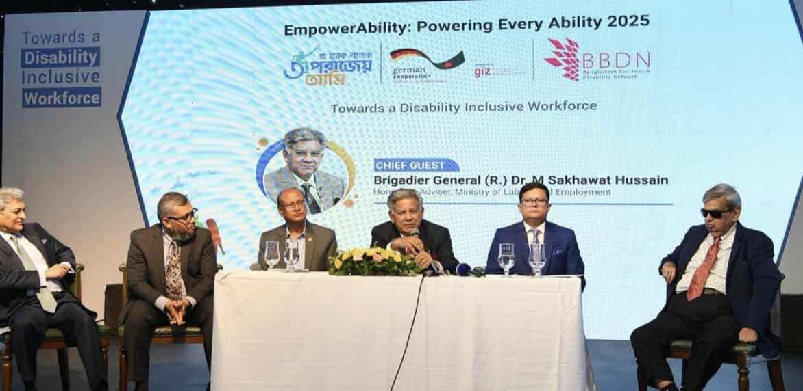অন্তর্বর্তীকালীন সরকার সকল শ্রমিকের জন্য উপযুক্ত কাজ, সমতা এবং সুরক্ষা নিশ্চিতকরণে প্রতিশ্রুতিবদ্ধ:উপদেষ্টা : সাখাওয়াত হোসেন